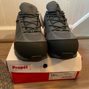 Propet Gray Athletic Shoes with Rugged Design